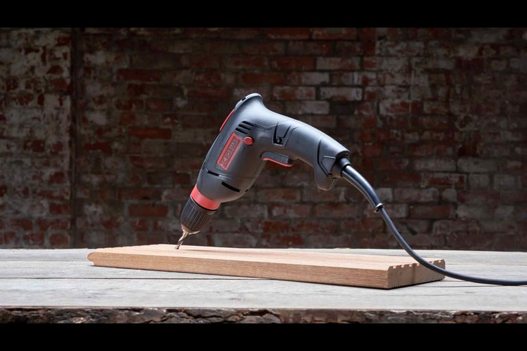 MACHER Demontáž 005: Vŕtačka