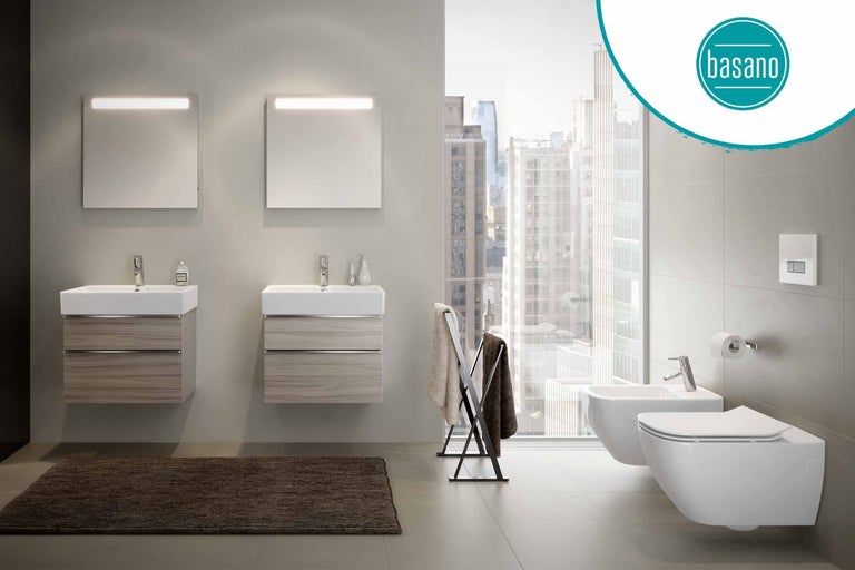 Moderná kúpeľňa s umývadlami, zrkadlami s osvetlením, bidetom a toaletou