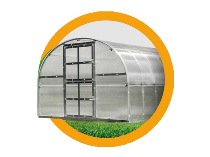 Skleník s dverami pre záhradu