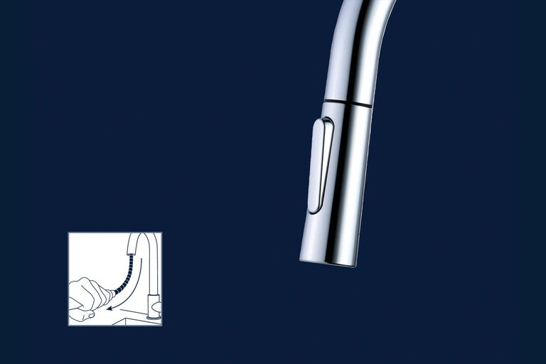 Kuchynská batéria s výsuvnou sprchou a schémou použitia