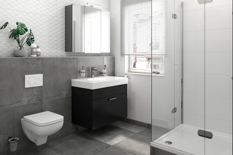 Svetlá kúpeľňa s toaletou, umývadlom, zrkadlovou skrinkou a sprchou