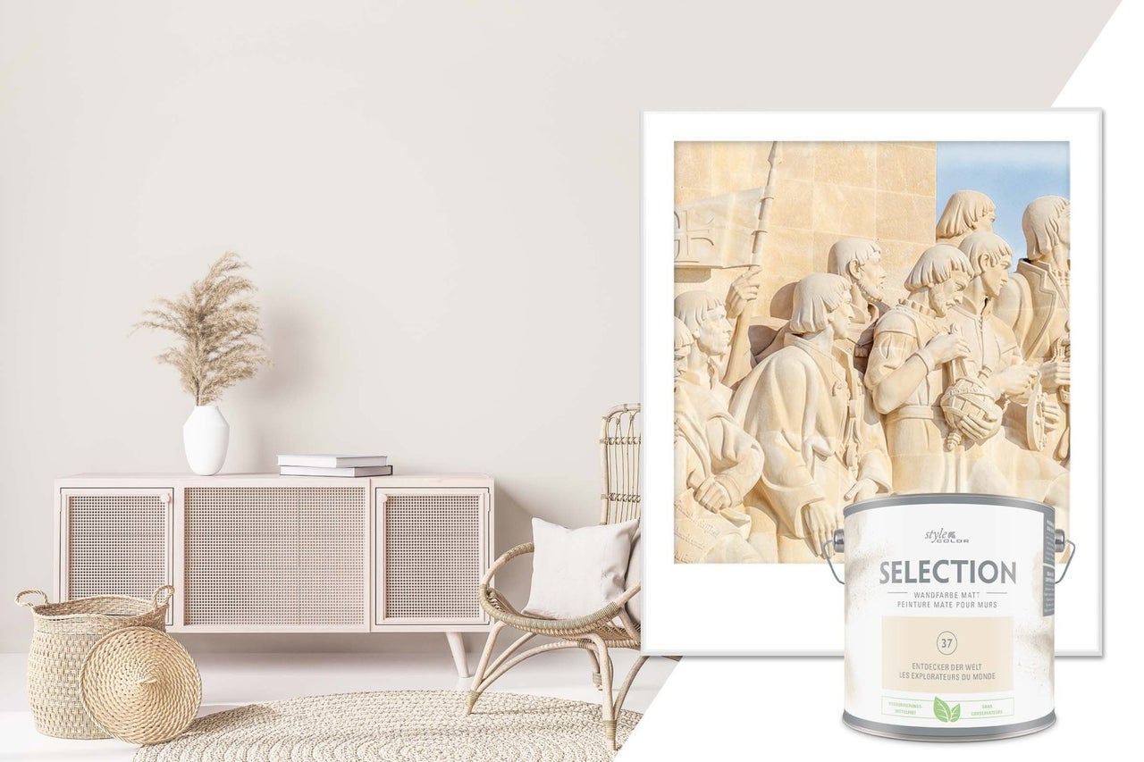 Obývacia izba s príborníkom, dekoráciou a plechovkou Style Color Selection matná farba na steny Objaviteľ sveta