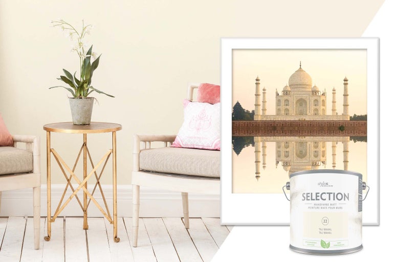Scéna so stoličkami, stolom a vedrom farby StyleColor Selection Taj Mahal