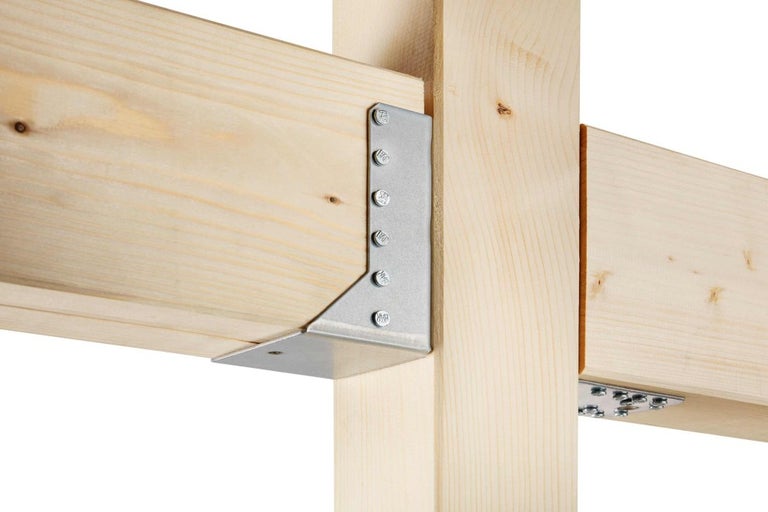 Drevená konštrukcia spojená uhlovou spojkou