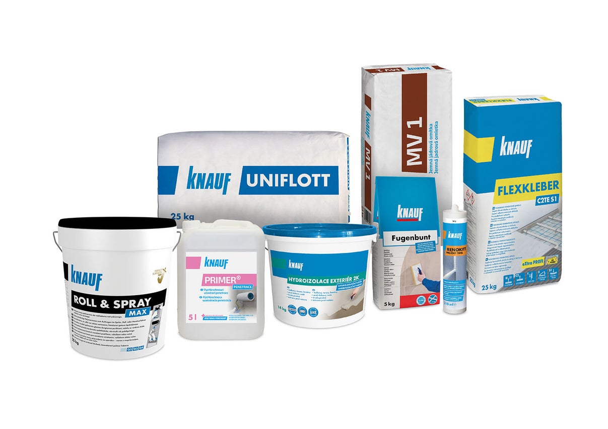 Rôzne produkty Knauf, vrátane tmelu, základného náteru a lepidla na dlaždice