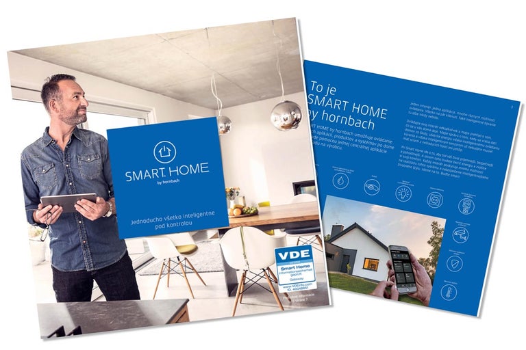 Brožúra Hornbach Smart Home s mužom držiacim tablet