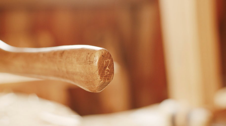 Drevená rukoväť s označeniami