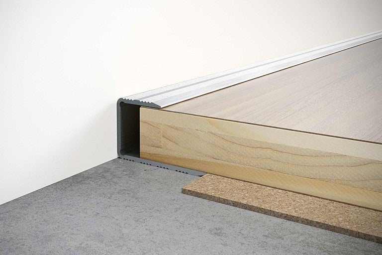 Profil pre montáž hrán schodov s nášľapnou plochou