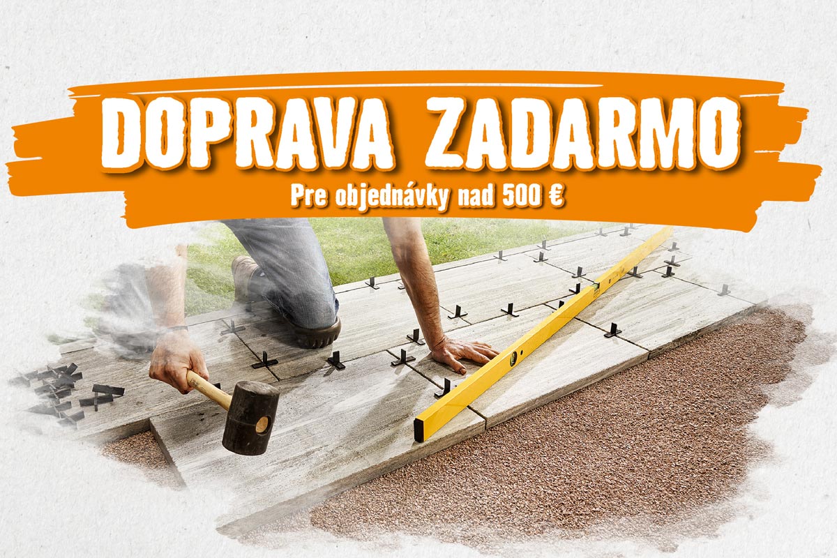 Osoba kladúca terasovú dlažbu s gumeným kladivom a vodováhou na štrkové lôžko. Doprava zadarmo pre objednávky nad 500 eur.