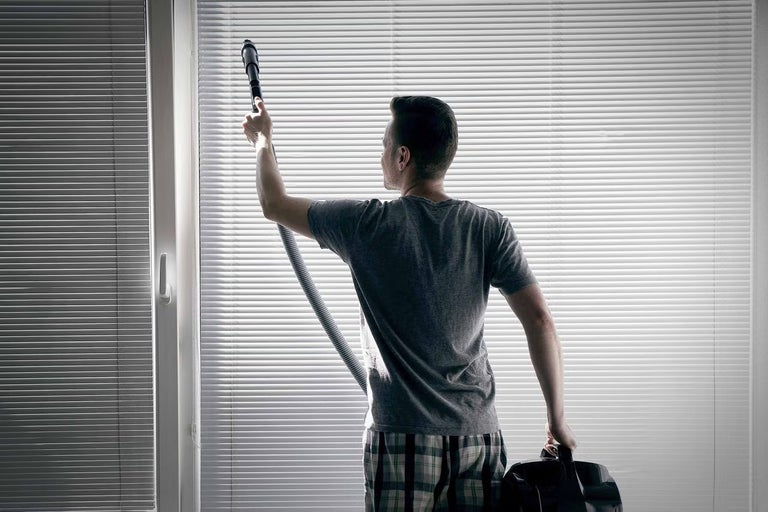 Ako vyčistiť rolety a žalúzie, aby opäť žiarili ako nové