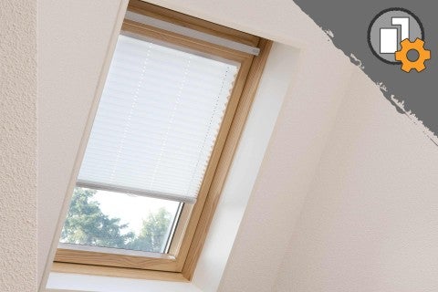 Strešné okno s plisé žalúziou na ochranu pred slnečným žiarením