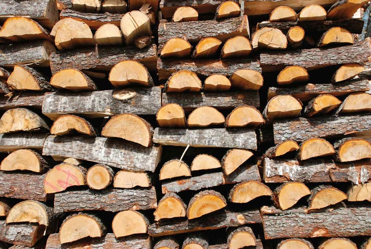 Naskladané palivové drevo