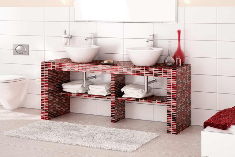 Kúpeľňa s dvojitým umývadlom na skrinke so vzorom dlaždíc