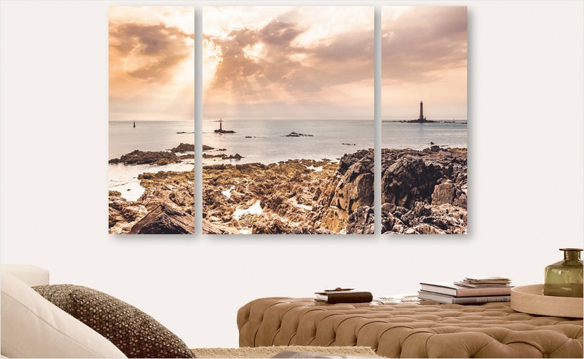 Trojdielny nástenný obraz s motívom pobrežia a majákom