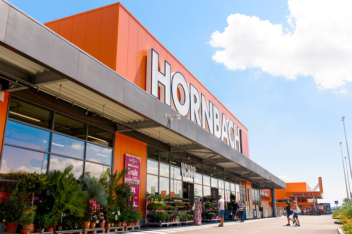  Vonkajší pohľad na hobbymarket Hornbach 