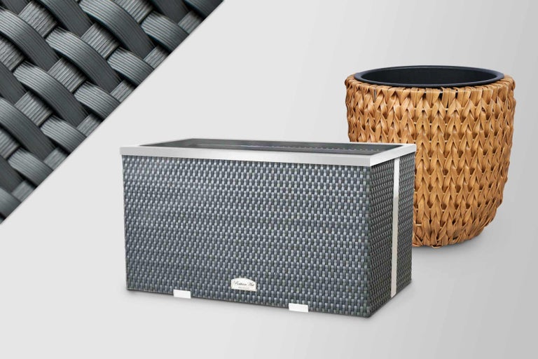 Kvetináč a kvetináč z ratanu