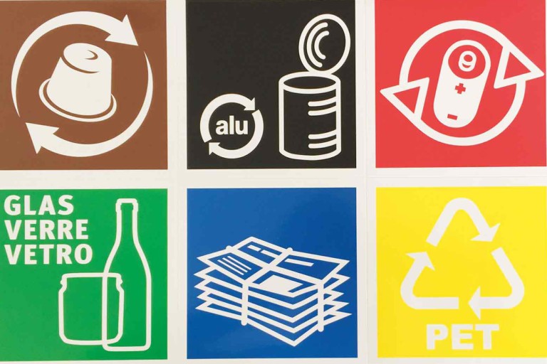 Recyklácia a obmedzenie odpadu Recyklácia a obmedzenie odpadu