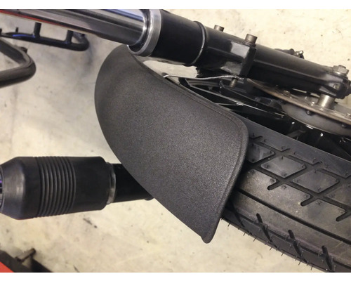 Predné koleso motocykla s blatníkom