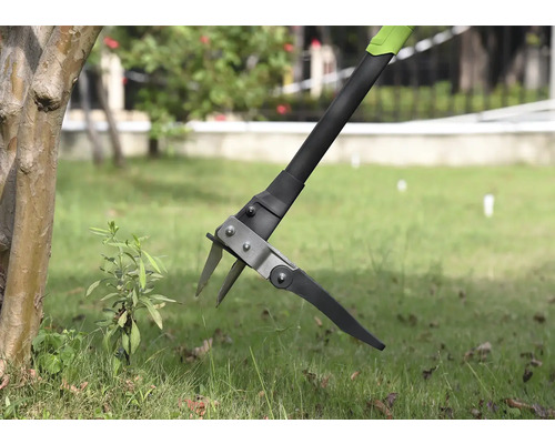 Záhradné náradie na odstraňovanie buriny s dlhou rukoväťou pri použití