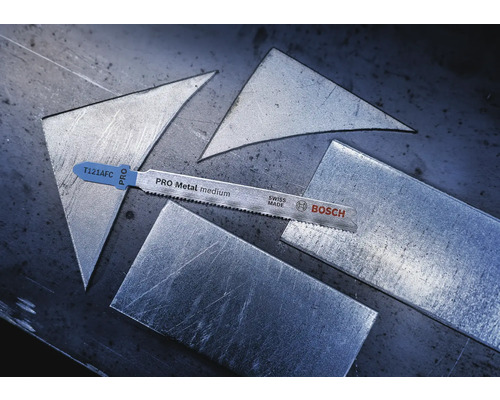 Priamočiara píla Bosch Pro Metal Medium s výrezmi kovov