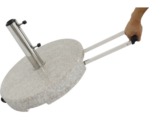 Sivý stojan na slnečník s rukoväťou a kolieskami