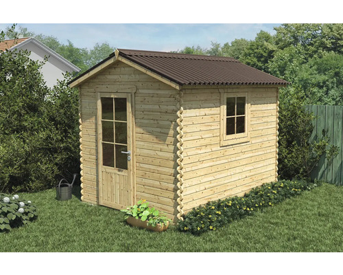 Záhradný domček z dreva s oknom a dverami v záhrade