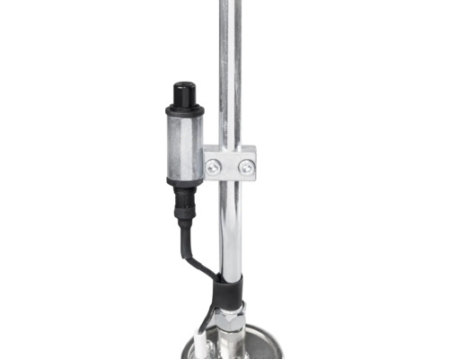 Detailný záber kovového snímača hladiny.