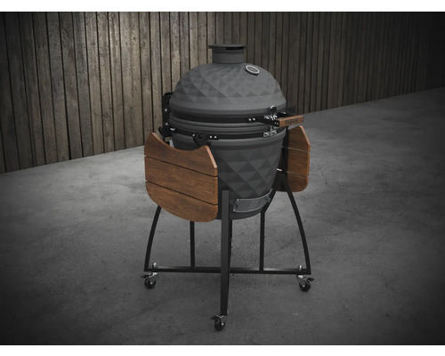 Keramický gril na kolieskach s drevenými policami