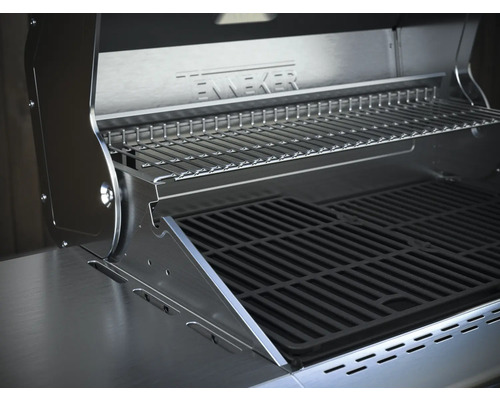 Vnútorný pohľad na gril z nehrdzavejúcej ocele s roštom a ohrievacím roštom