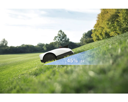 Robotická kosačka na kopci so sklonom 45 percent