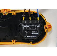 Prepínač Shelly Gen3 s elektrickými káblami