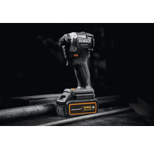 Akumulátorový rázový uťahovák DeWalt McLaren s 18 V batériou XR