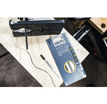 Pílové listy Wilpu HC 22 DV s priamočiarou pílou na drevenej doske