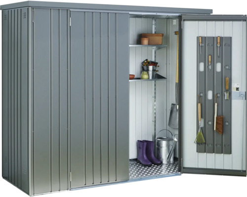 Kovový záhradný domček s posuvnými dverami, policami a záhradným náradím