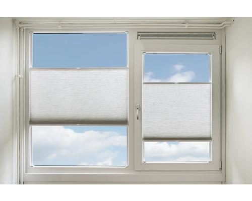 Okno s plisovanými roletami na variabilnú reguláciu svetla