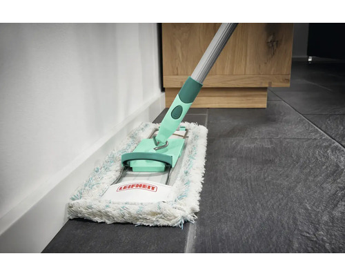 Mop Leifheit s návlekom na dlažbe