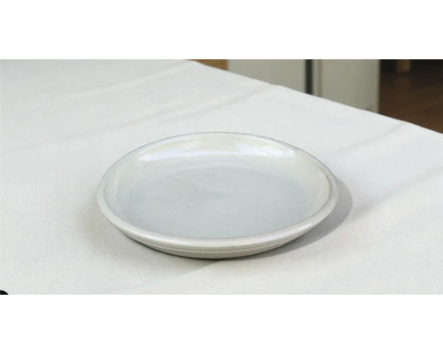 Keramický tanier na látke