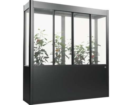 Vyvýšený záhon so strieškou z polykarbonátových dosiek do záhrady