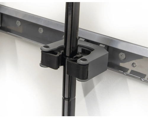 Nástenný držiak na náradie a zariadenia s lištou