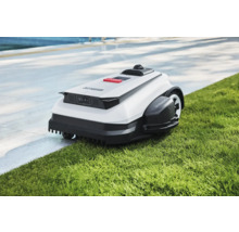 Automatická kosačka na trávu