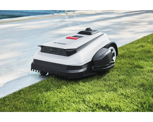 Automatická kosačka na trávu