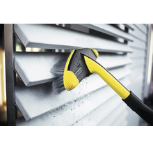 Logo spoločnosti Kärcher. Čistenie žalúzií kefou.