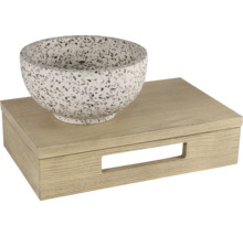 Dekoračná misa na drevenej krabici