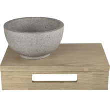 Dekoratívna misa z kameňa na drevenej krabici