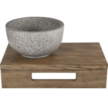 Dekoratívna kamenná misa na drevenej krabici