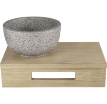 Dekoratívna misa na drevenej krabici