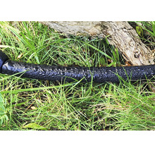 Záhradná hadica na trávniku