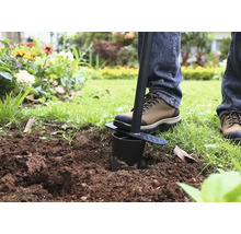 Záhradné náradie na sadenie cibuľovín v záhrade