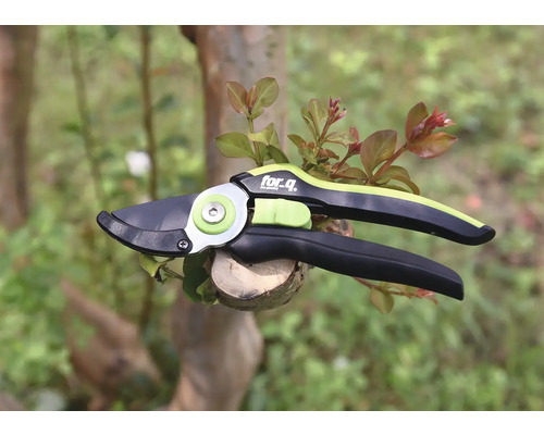 Záhradné nožnice na strihanie konárov