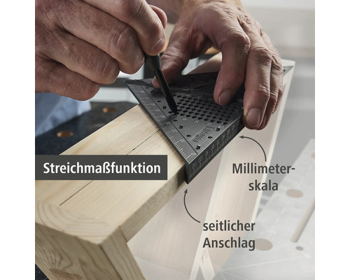 Osoba používa uholník na označenie čiary na kuse dreva